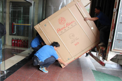 镇雄钢琴贵重工艺品无忧运